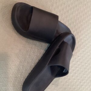 Black Slide Sandals sketcher arch fit.  B